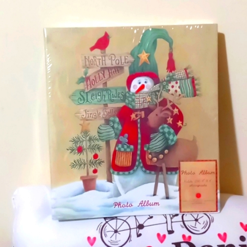 VINTAGE 2005 CHRISTMAS THEME PHOTO ALBUM
